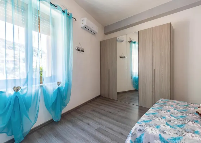 Piu Mare 산타마리아나바레제